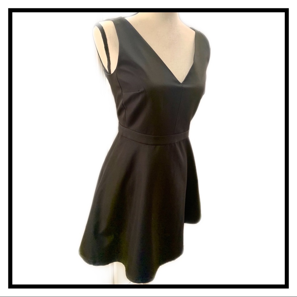 Gap Little Black Dress (with pockets) - Picture 4 of 5